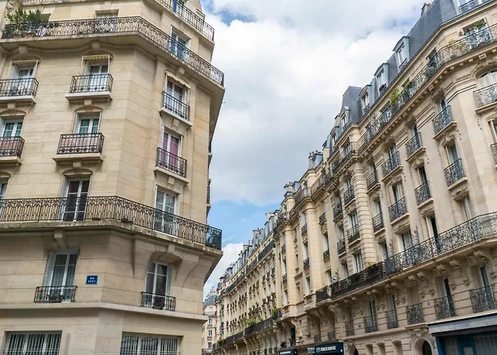 Charming With View Near Montmartre Appartement Parijs